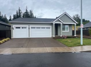 1592 NE Shell Rock Dr, Estacada, OR 97023
