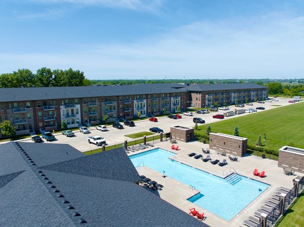 Brick Towne at Johnston | 6450 Merle Hay Rd, Johnston, IA