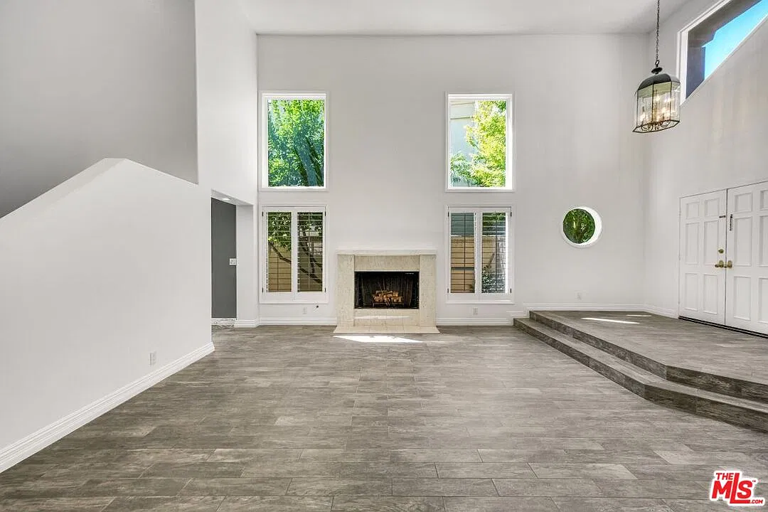 4 bed, 5.0 bath, 3663 sqft, $10,750 — Photo 4