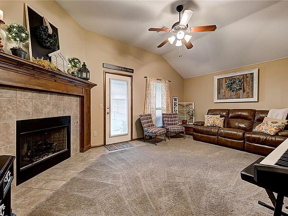 4th image of 3408 Arcadia Dr