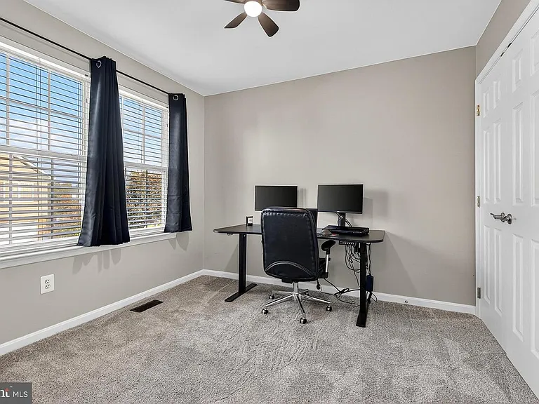 27 Planetree Dr #1 — Photo 23