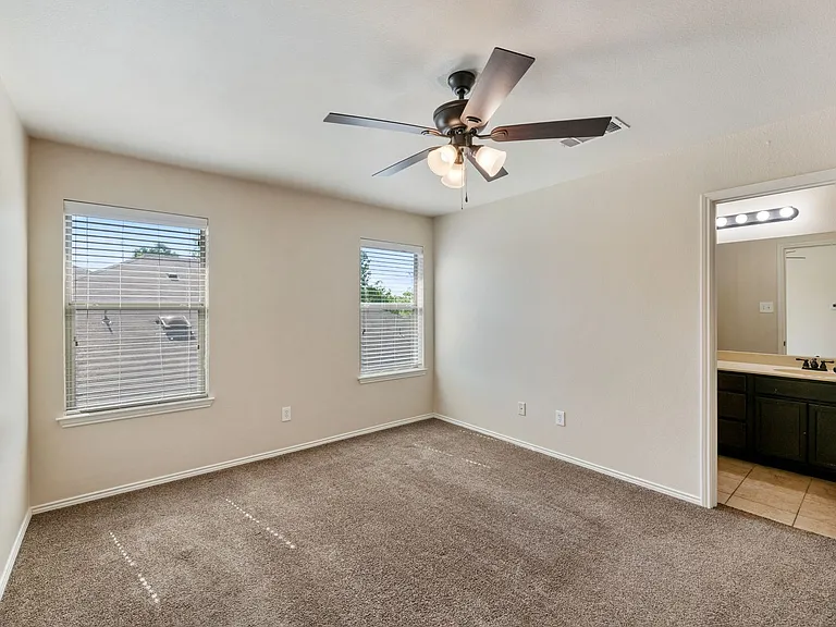 341 Orbit Dr — Photo 9