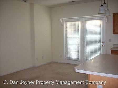 5th image of 211 Summerston Pl