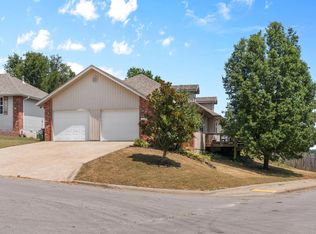 578 S Kings Gate Ct, Nixa, MO 65714