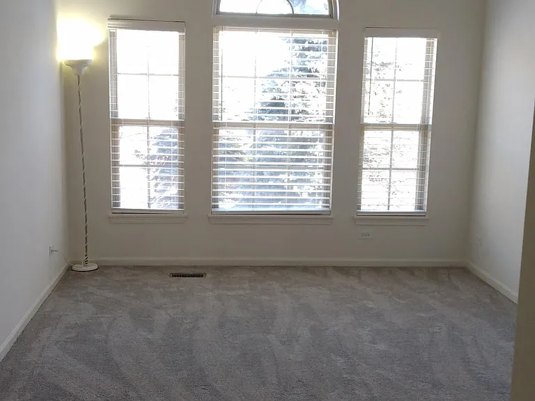 599 Prestwick Ln — Photo 19