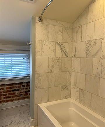 5th image of 802 Saint Charles Ave #402