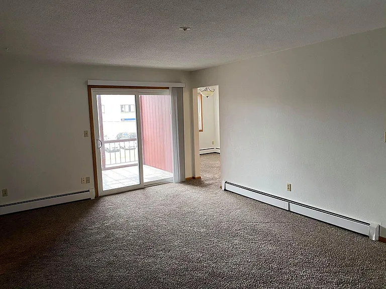 904 24th Ave S — Photo 2