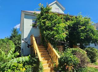 15 Davis St, Easthampton, MA 01027