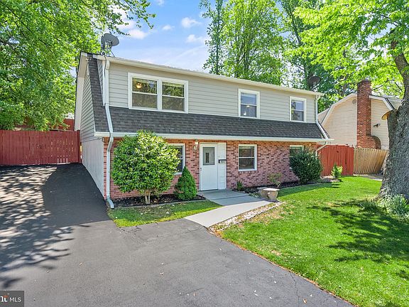 3rd image of 4607 Kenwood Dr