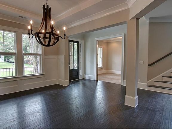 2nd image of 2686 Skyland Dr