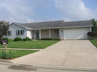 3328 Meadow Trl W, Dekalb, IL 60115