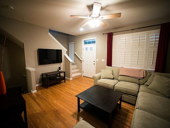 4th image of 701 N Roslyn St Unit 39
