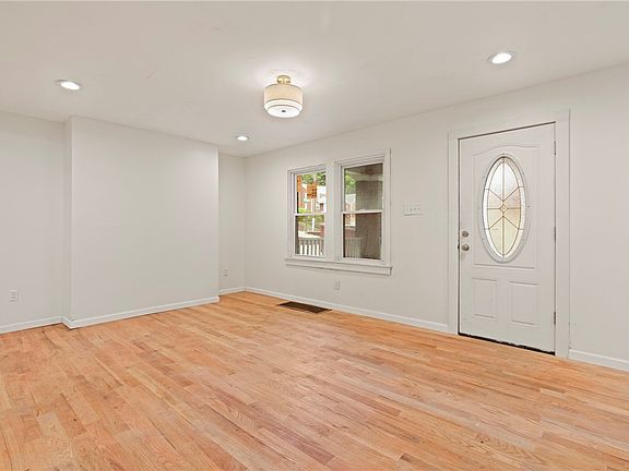 3rd image of 2602 Belmar Pl