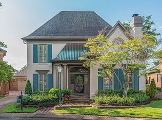 954 E Riverwalk Dr, Memphis, TN 38120