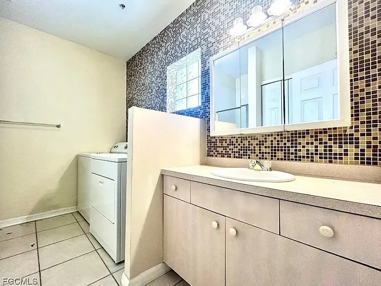 909 SW 47th Ter #201 — Photo 28