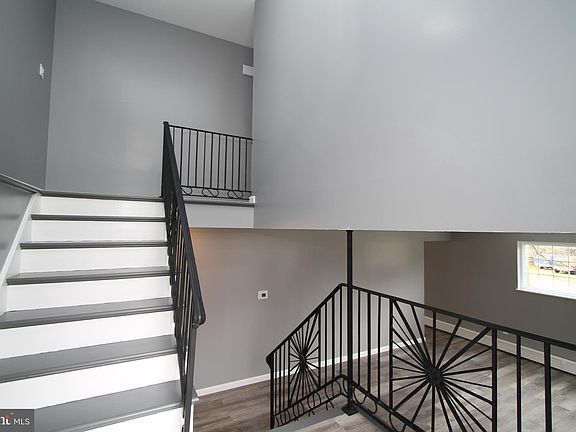2nd image of 455 Douglas Dr