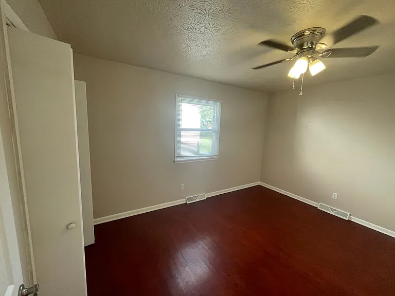 1119 E Edgewood St — Photo 7