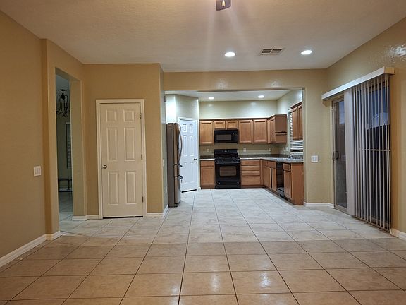 2nd image of 4468 Penguin Ave