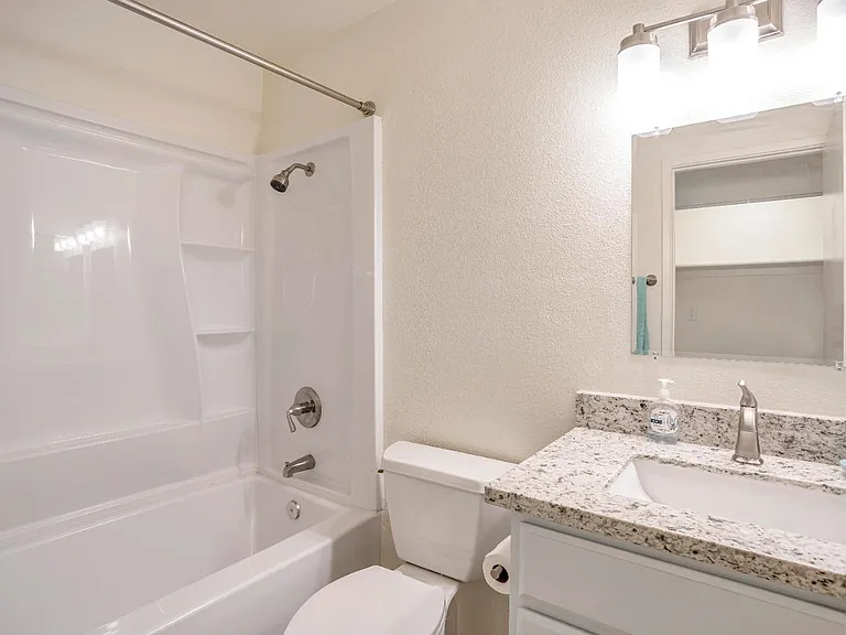 3928 Talmage Ct — Photo 22