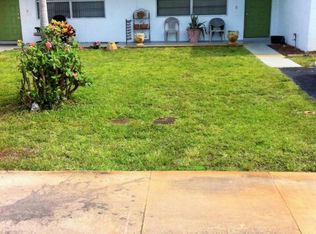 242 SE 26th Ave, Boynton Beach, FL 33435