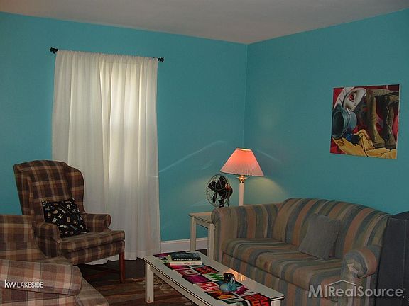 3rd image of 26456 Waldorf St