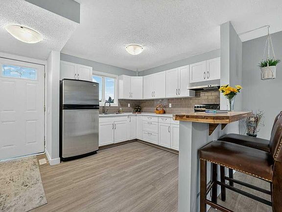 4th image of 3046 SW 32a Ave SE