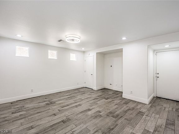 5th image of 9052 Silk Threads Ave