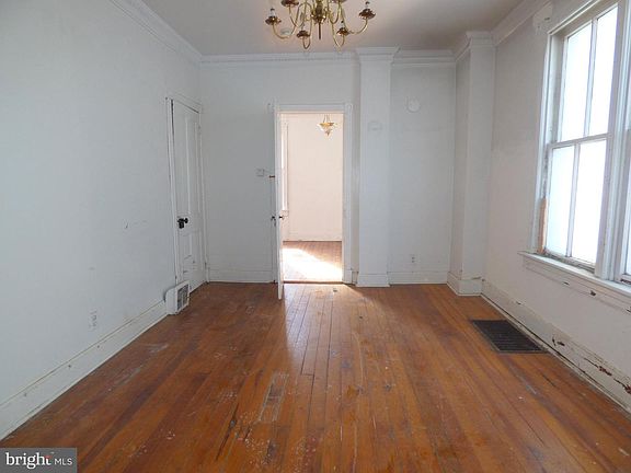 5th image of 520 W Church St