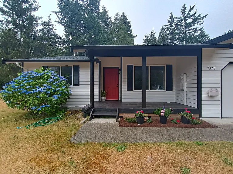 7378 Haynes Ln NE #7378 — Photo 1