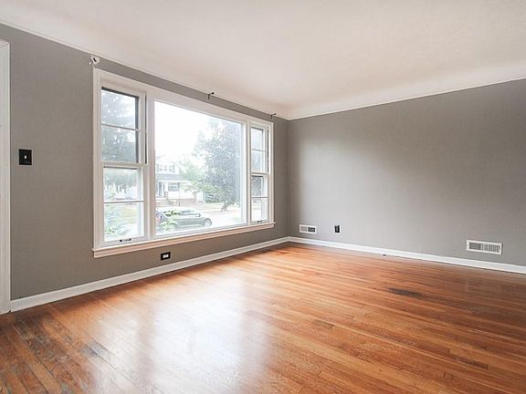 4th image of 5810 Pelham Dr