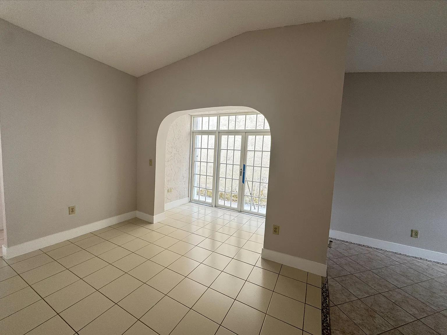 4 bed, 2142 sqft, $3,600 — Photo 4