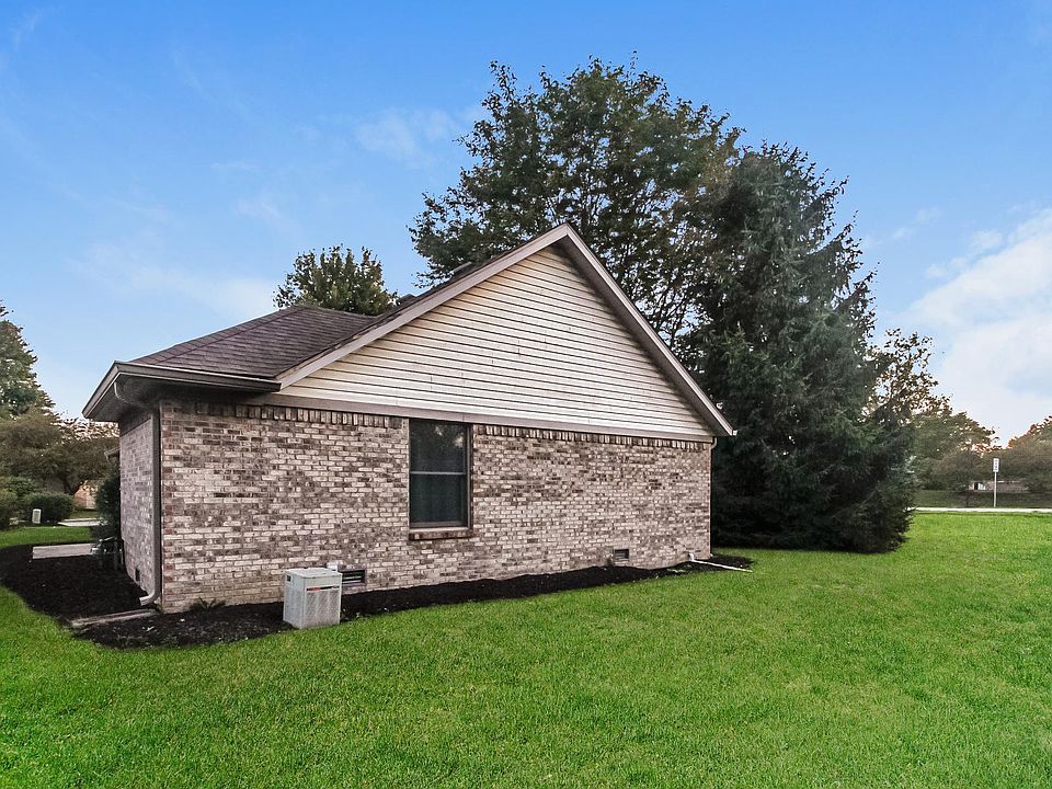 1st image of 5272 Villa Ct