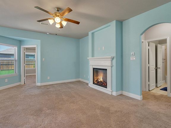 5th image of 693 Navasota Dr