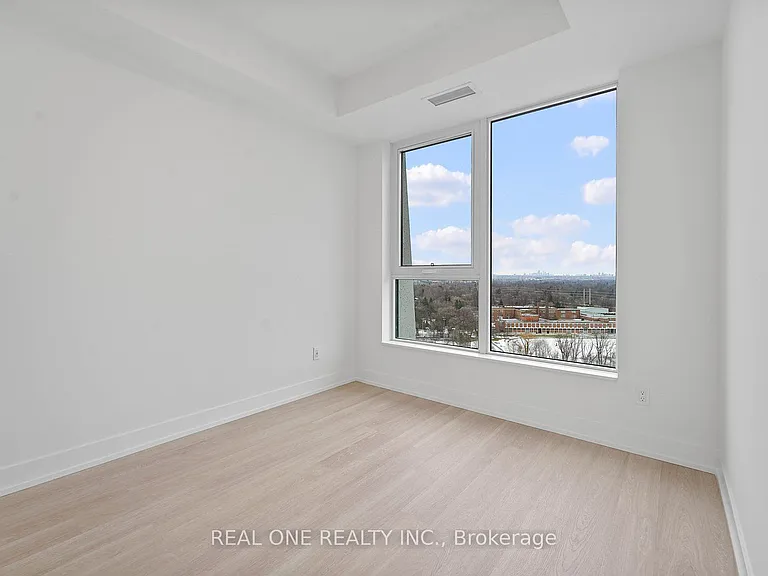 60 Central Park Dr #1602 — Photo 12