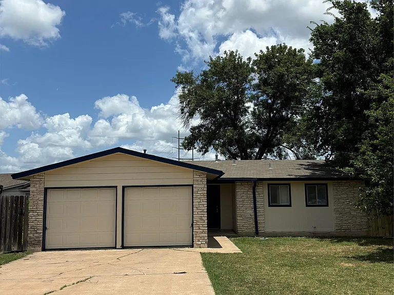 5905 Cherry Loop — Photo 1