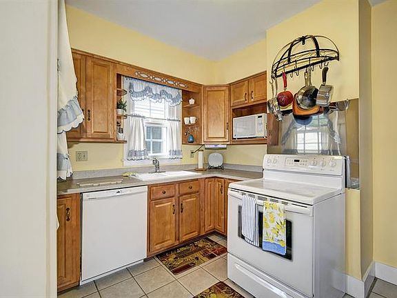5th image of 834 Parkway Dr