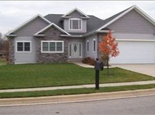 1945 Pheasant Ridge Dr, Warsaw, IN 46580