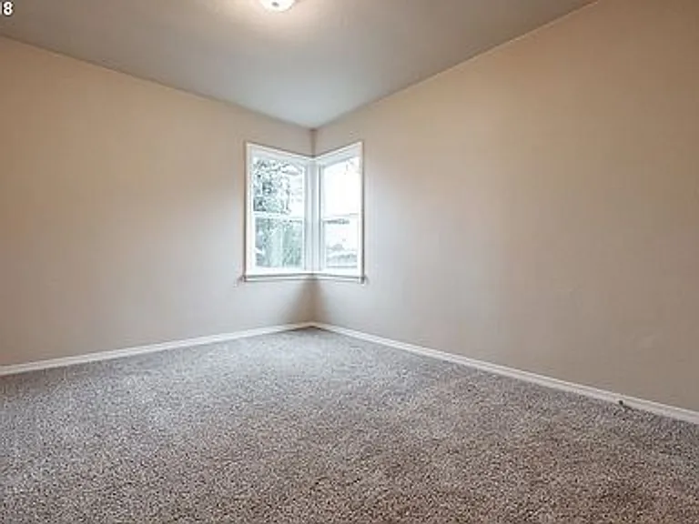 4105 Silverton Rd NE — Photo 10