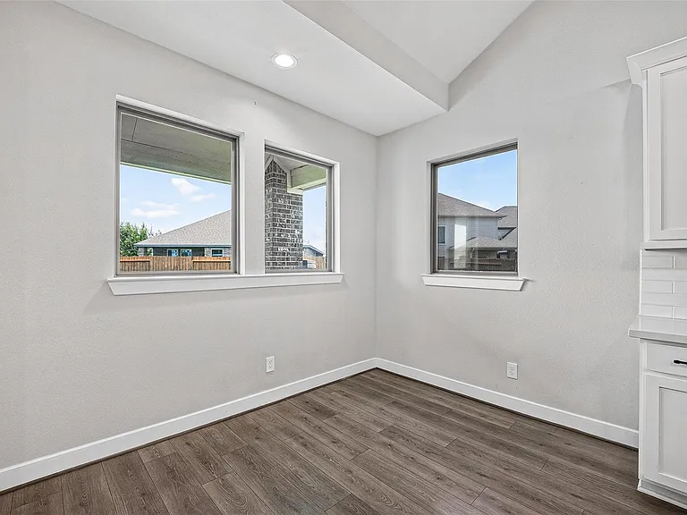 2600 Golden Palms Ln — Photo 8