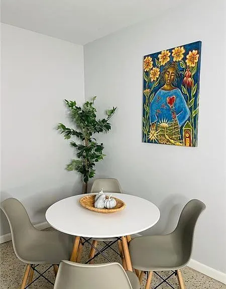 316 SW 15th St #4 — Photo 2