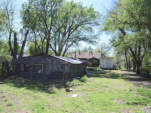 5th image of 700 Westridge Dr