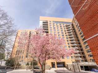 2001 15th St N APT 302, Arlington, VA