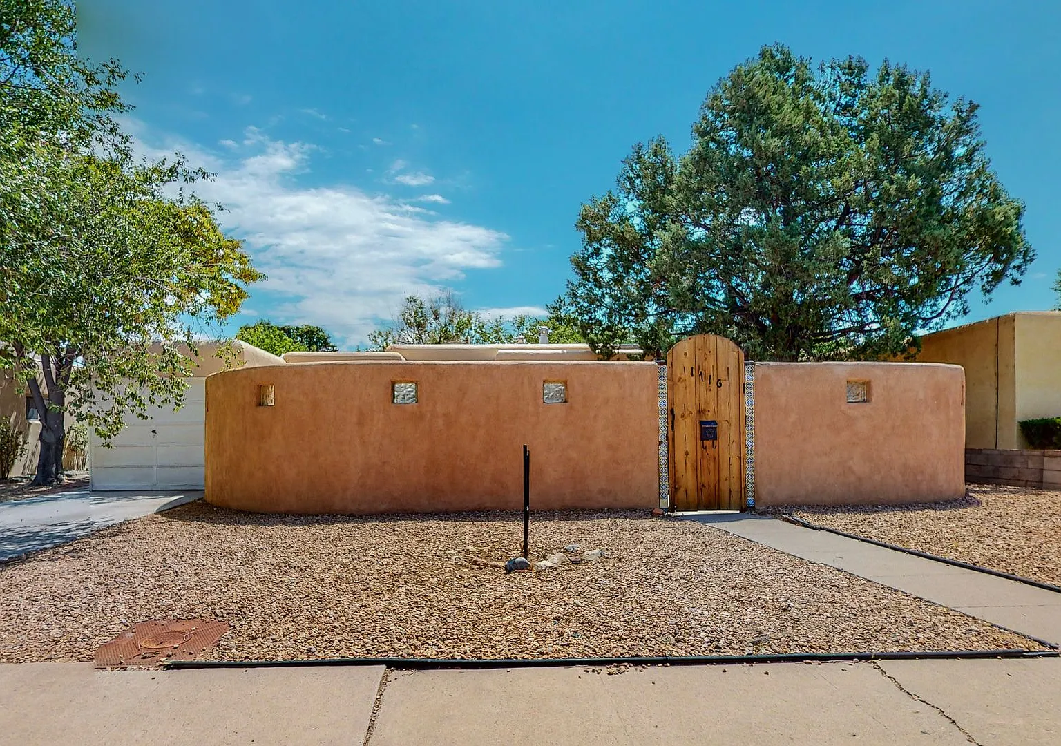 Charming Vintage North Campus home — Photo 2