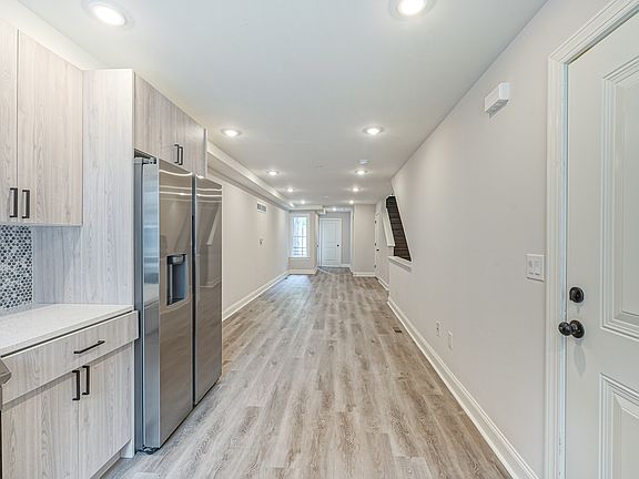 4th image of 1836 Willington St #A