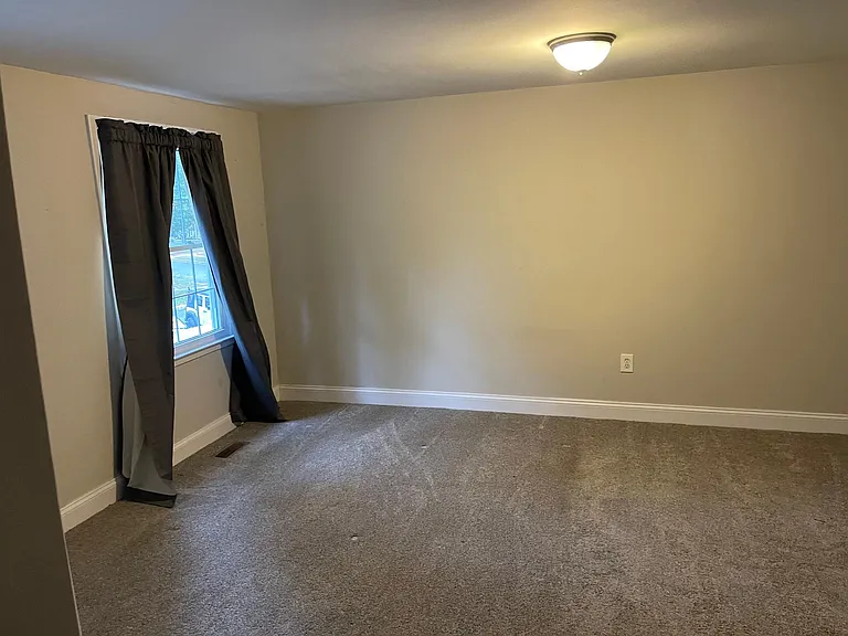 1705 Greentree Ct — Photo 7