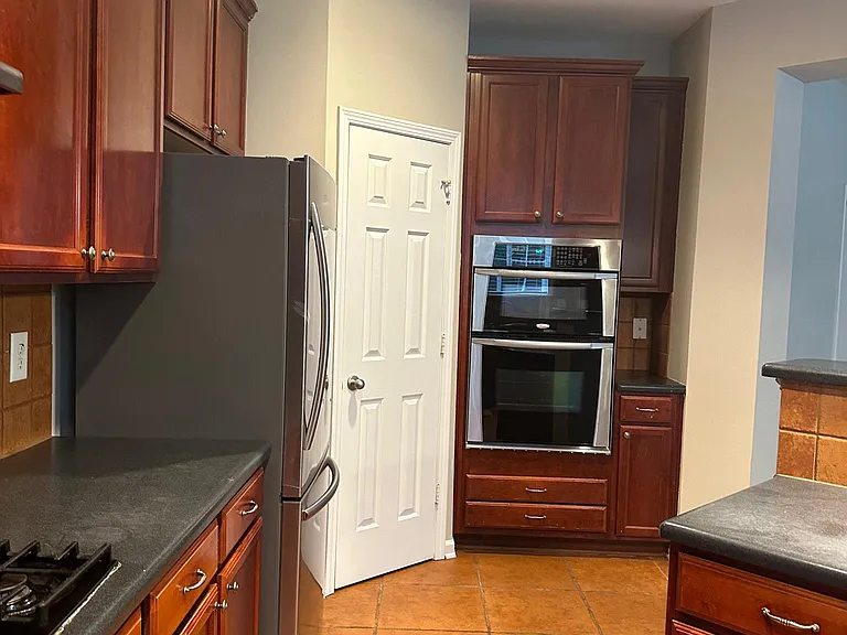 219 Northlands Dr — Photo 12