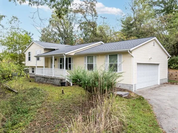 2432 W Hardies Rd, Gibsonia, PA 15044
