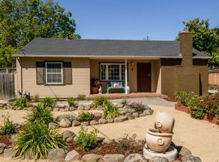 3 Summit Ct, Redwood City, CA 94062
