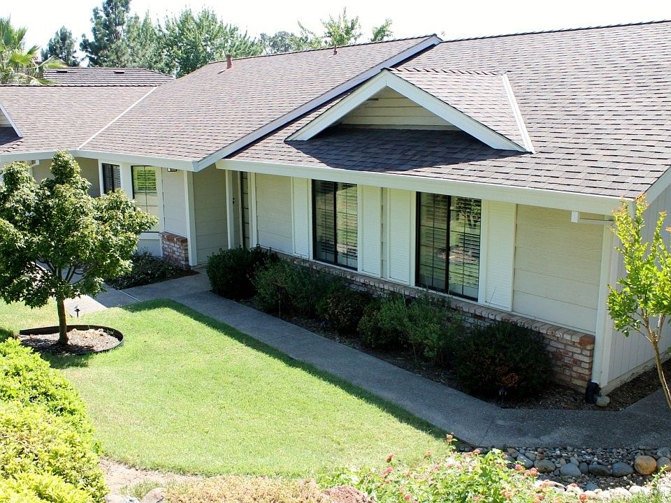 1st image of 200 Willow Creek Dr