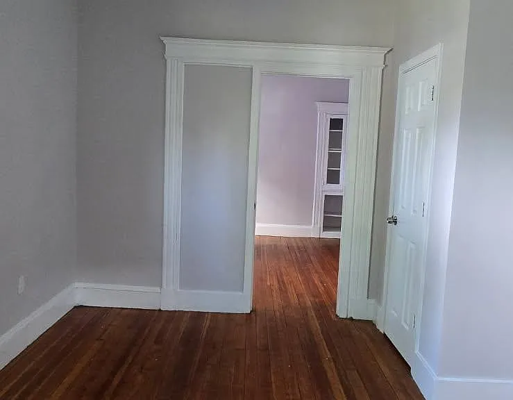 37-39 W Raymond St — Photo 1